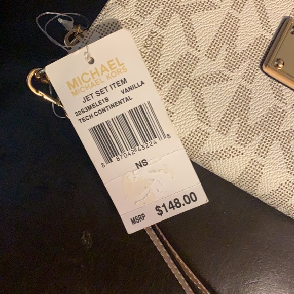 Brand new Michael Kors wallet with wristlet strap - Picture 3 of 8